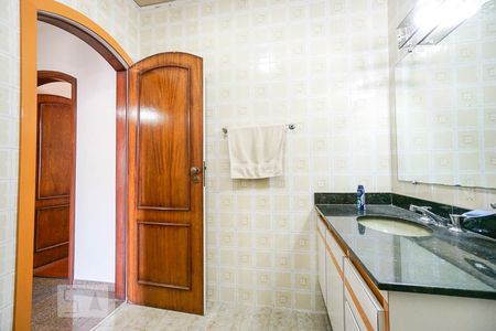 Casa para alugar com 268m², 3 quartos e 6 vagas Casa para alugar com 268m², 3 quartos e 6 vagasBanheiro social