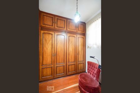Closet suíte 01 de casa para alugar com 3 quartos, 268m² em Jardim Anália Franco, São Paulo