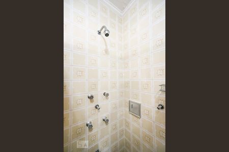 Casa para alugar com 268m², 3 quartos e 6 vagas Casa para alugar com 268m², 3 quartos e 6 vagasChuveiro