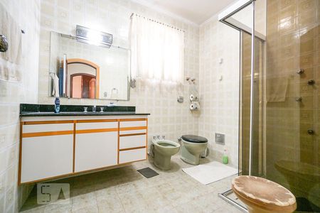 Casa para alugar com 268m², 3 quartos e 6 vagas Casa para alugar com 268m², 3 quartos e 6 vagasBanheiro social