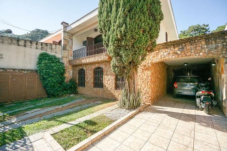 Casa para alugar com 268m², 3 quartos e 6 vagas Casa para alugar com 268m², 3 quartos e 6 vagasEntrada