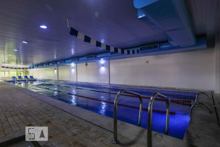 Apartamento à venda com 126m², 2 quartos e 2 vagas Apartamento à venda com 126m², 2 quartos e 2 vagasÁrea comum - Piscina