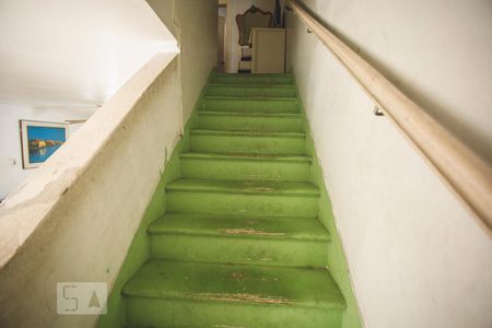 Escadas de casa à venda com 4 quartos, 250m² em Saúde, São Paulo