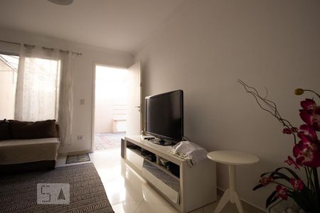 Sala de casa de condomínio à venda com 2 quartos, 84m² em Jardim Sarah, São Paulo