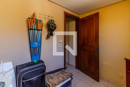 Casa de condomínio à venda com 240m², 2 quartos e 3 vagas Casa de condomínio à venda com 240m², 2 quartos e 3 vagasQuarto de Serviço