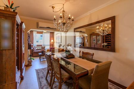 Casa de condomínio à venda com 240m², 2 quartos e 3 vagas Casa de condomínio à venda com 240m², 2 quartos e 3 vagasSala