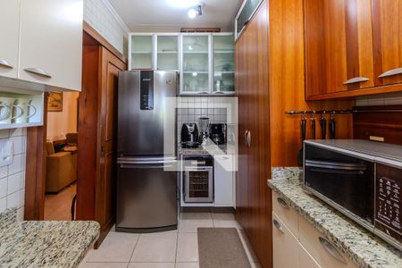 Casa de condomínio à venda com 240m², 2 quartos e 3 vagas Casa de condomínio à venda com 240m², 2 quartos e 3 vagasCozinha