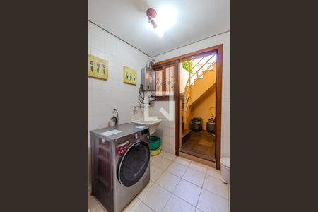 Casa de condomínio à venda com 240m², 2 quartos e 3 vagas Casa de condomínio à venda com 240m², 2 quartos e 3 vagasÁrea de Serviço