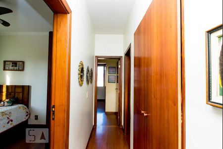Corredor de apartamento à venda com 3 quartos, 100m² em São Pedro, Belo Horizonte