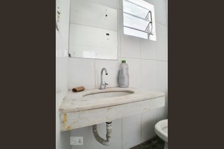 Banheiro de casa à venda com 1 quarto, 300m² em Jardim Ponte Rasa, São Paulo