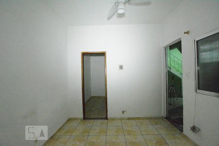 Sala de apartamento para alugar com 1 quarto, 60m² em Olaria, Rio de Janeiro