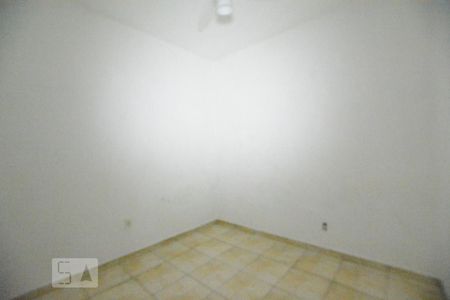 Quarto 1 de apartamento para alugar com 1 quarto, 60m² em Olaria, Rio de Janeiro