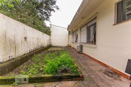 Casa de condomínio à venda com 188m², 3 quartos e 2 vagas Casa de condomínio à venda com 188m², 3 quartos e 2 vagasÁrea Externa fundos