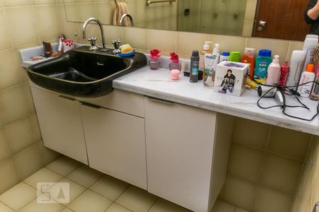 Casa de condomínio à venda com 188m², 3 quartos e 2 vagas Casa de condomínio à venda com 188m², 3 quartos e 2 vagasBanheiro 1