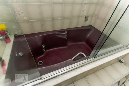 Casa de condomínio à venda com 188m², 3 quartos e 2 vagas Casa de condomínio à venda com 188m², 3 quartos e 2 vagasBanheiro da Suíte