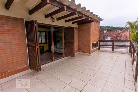 Casa de condomínio à venda com 188m², 3 quartos e 2 vagas Casa de condomínio à venda com 188m², 3 quartos e 2 vagasSacada