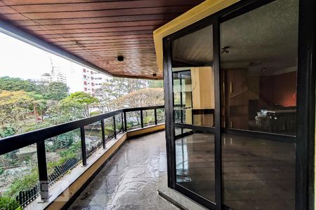 Varanda de apartamento à venda com 3 quartos, 210m² em Vila Suzana, São Paulo