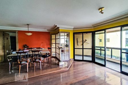 Sala de apartamento à venda com 3 quartos, 210m² em Vila Suzana, São Paulo