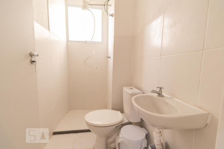 Banheiro de apartamento à venda com 2 quartos, 50m² em Rio Branco, Canoas