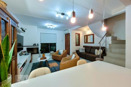 Casa de condomínio à venda com 143m², 3 quartos e 2 vagasSala