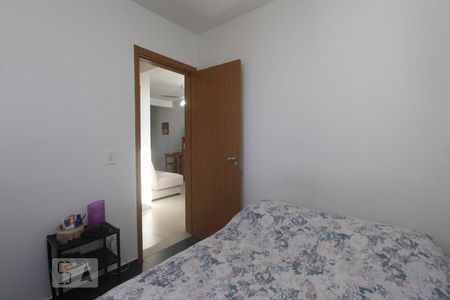 QUARTO 1 de apartamento para alugar com 2 quartos, 42m² em Jardim Dona Leopoldina, Porto Alegre
