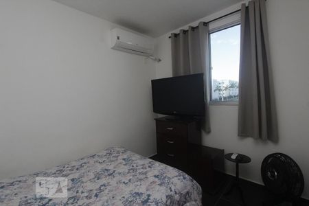QUARTO 1 de apartamento para alugar com 2 quartos, 42m² em Jardim Dona Leopoldina, Porto Alegre