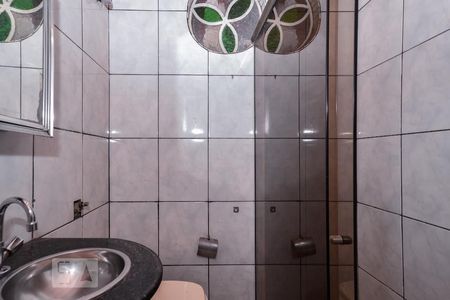 Banheiro 2 de casa para alugar com 3 quartos, 100m² em Jardim Leblon, Belo Horizonte