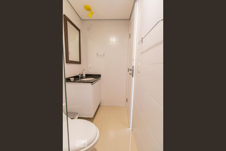 Banheiro da Suíte de kitnet/studio para alugar com 1 quarto, 26m² em Rebouças, Curitiba