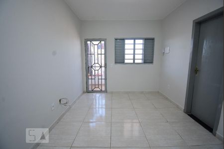 Sala de apartamento para alugar com 2 quartos, 50m² em Samambaia Sul (samambaia), Brasília