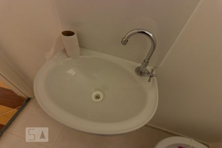 Lavabo de casa de condomínio para alugar com 2 quartos, 48m² em Quinta dos Angicos, Cotia