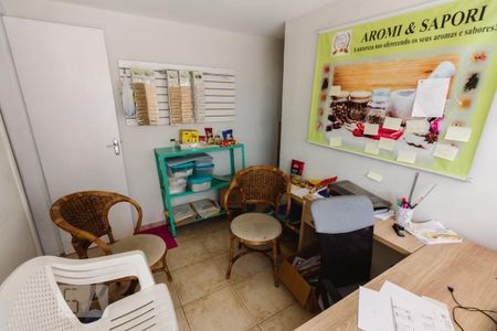 Casa à venda com 240m², 3 quartos e 2 vagas Casa à venda com 240m², 3 quartos e 2 vagasEdícula Suíte