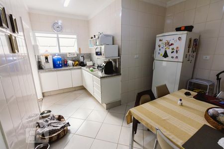 Casa à venda com 240m², 3 quartos e 2 vagas Casa à venda com 240m², 3 quartos e 2 vagasCozinha