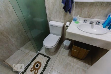 Casa à venda com 240m², 3 quartos e 2 vagas Casa à venda com 240m², 3 quartos e 2 vagasBanheiro da Suíte 3