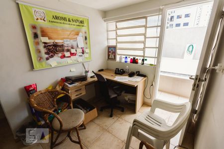 Casa à venda com 240m², 3 quartos e 2 vagas Casa à venda com 240m², 3 quartos e 2 vagasEdícula Suíte