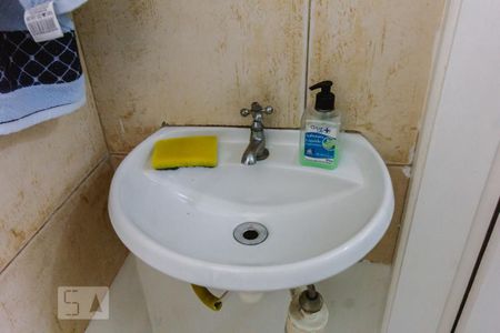 Casa à venda com 240m², 3 quartos e 2 vagas Casa à venda com 240m², 3 quartos e 2 vagasEdícula Banheiro da Suíte Pia