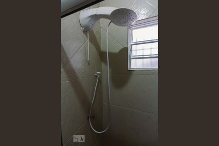 Casa à venda com 240m², 3 quartos e 2 vagas Casa à venda com 240m², 3 quartos e 2 vagasBanheiro da Suíte 2 Chuveiro