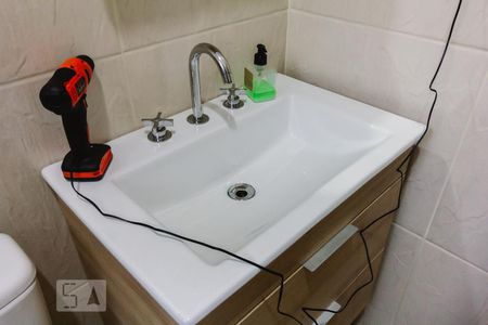 Casa à venda com 240m², 3 quartos e 2 vagas Casa à venda com 240m², 3 quartos e 2 vagasBanheiro da Suíte 2 Pia