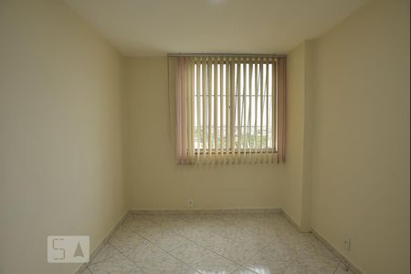 Quarto 1 de apartamento para alugar com 2 quartos, 52m² em Taquara, Rio de Janeiro