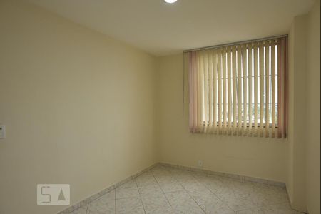 Quarto 1 de apartamento para alugar com 2 quartos, 52m² em Taquara, Rio de Janeiro