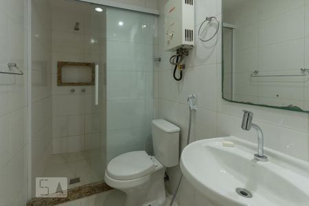 Banheiro de apartamento para alugar com 1 quarto, 50m² em Tijuca, Rio de Janeiro