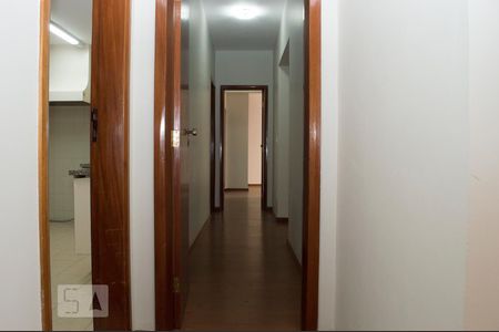 Corredor de apartamento para alugar com 4 quartos, 190m² em Centro, Uberlândia