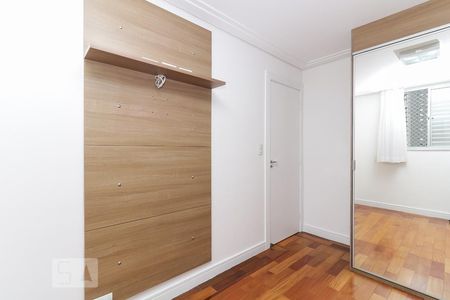 Quarto 1 de apartamento para alugar com 2 quartos, 54m² em Bussocaba, Osasco