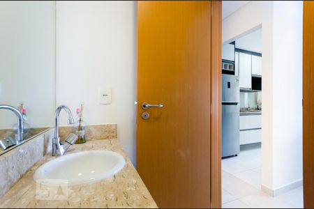 Lavabo de apartamento para alugar com 2 quartos, 77m² em Gonzaga, Santos