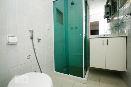 Banheiro de kitnet/studio à venda com 1 quarto, 38m² em Botafogo, Rio de Janeiro
