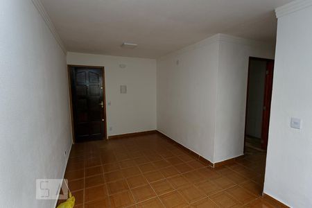 Sala de apartamento à venda com 2 quartos, 75m² em Parque Pinheiros, Taboão da Serra