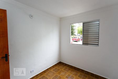 quarto 1 de apartamento à venda com 2 quartos, 75m² em Parque Pinheiros, Taboão da Serra