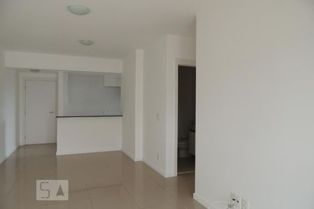 Sala de apartamento para alugar com 3 quartos, 77m² em Jacarepaguá, Rio de Janeiro