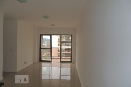 Sala de apartamento para alugar com 3 quartos, 77m² em Jacarepaguá, Rio de Janeiro