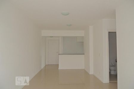 Sala de apartamento para alugar com 3 quartos, 77m² em Jacarepaguá, Rio de Janeiro