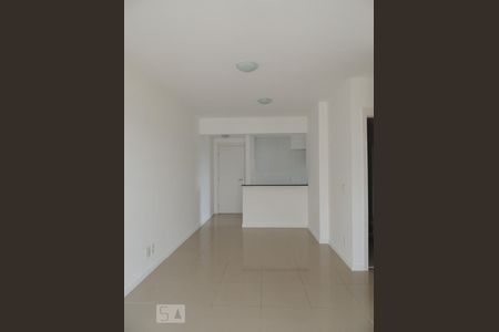 Sala de apartamento para alugar com 3 quartos, 77m² em Jacarepaguá, Rio de Janeiro